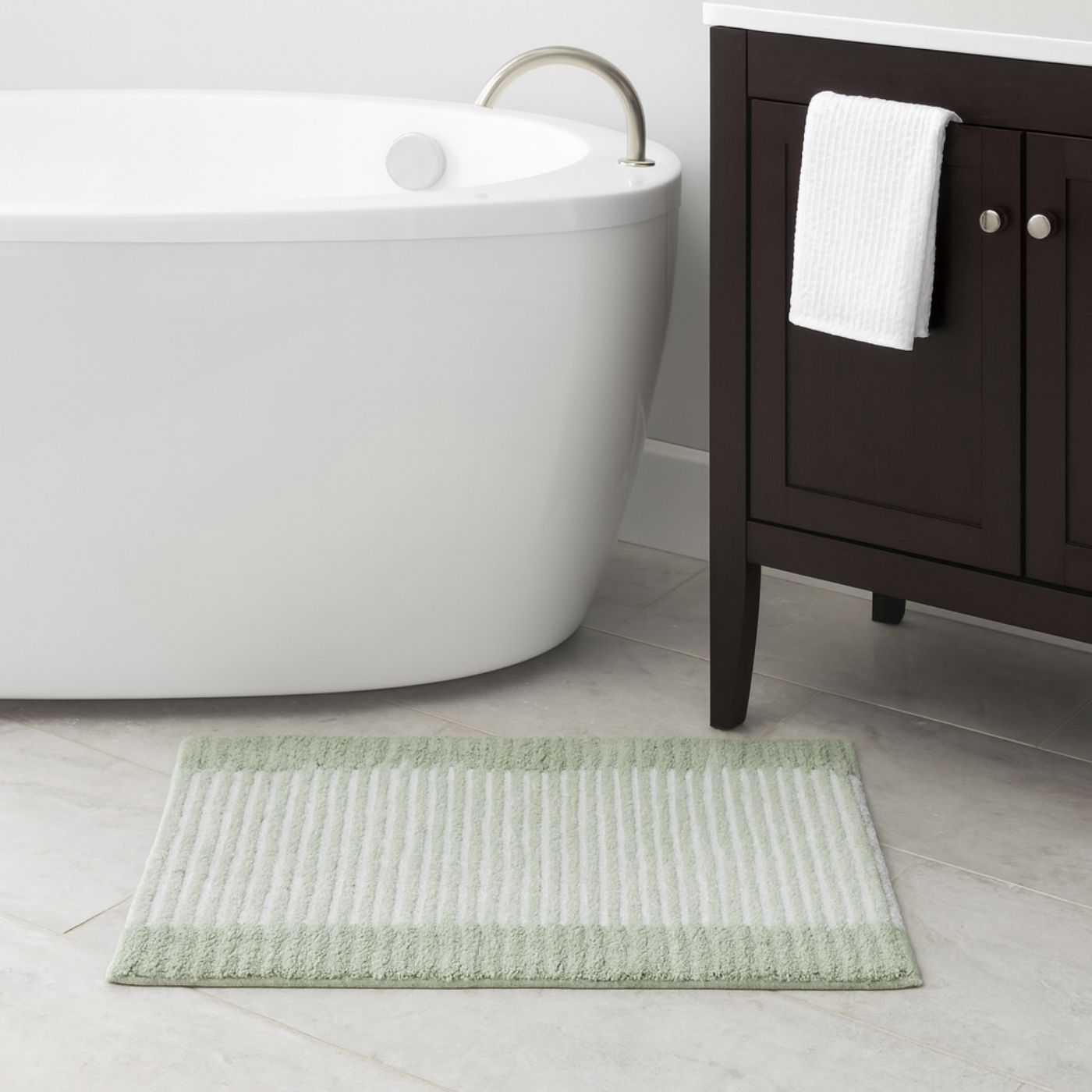 Textured Stripe Microfiber Bath Mat
